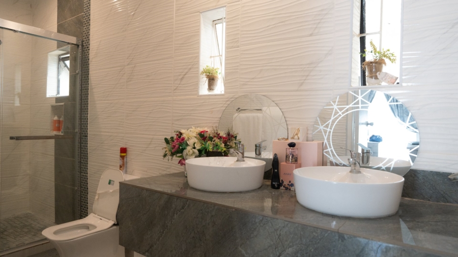  Bedroom Property for Sale in Flamwood North West